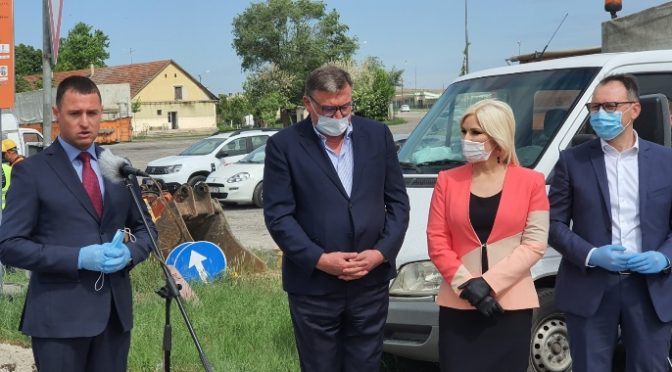 Ministarka Mihajlović posetila Vrbas i radove na putu Vrbas-Kula