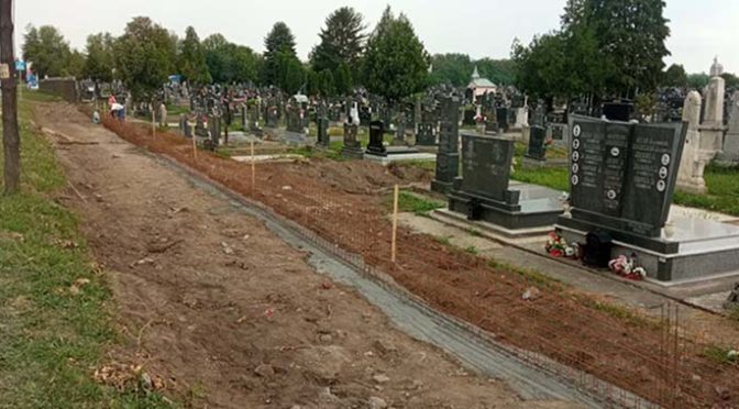 Pri kraju zamena dotrajale ograde na Gradskom groblju u Vrbasu