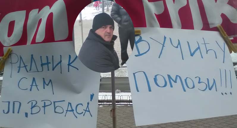 Radnik JP za prevoz „Vrbas“ počeo štrajk glađu ispred Opštine
