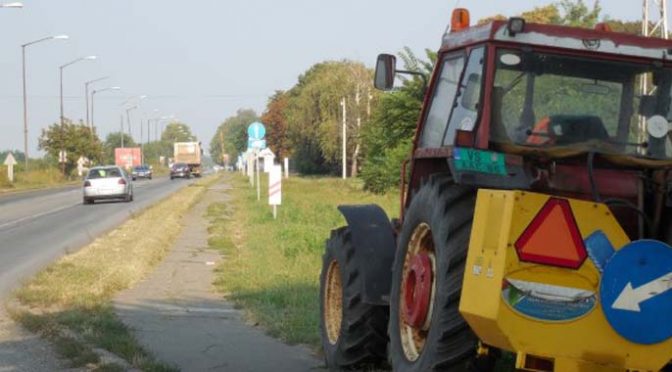 Komunalci nastavljaju akcije uklanjanja ambrozije u Vrbasu
