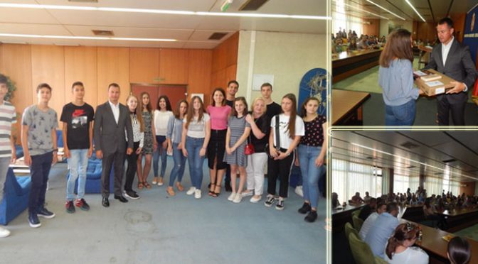 Sve pohvale – Nagrađeni najbolji đaci opštine Vrbas