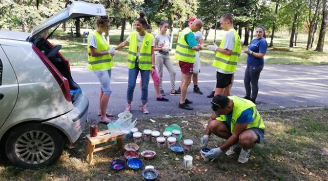 Akcija volontera Ekološkog pokreta i Crvenog krsta na uređenju Lazinog parka