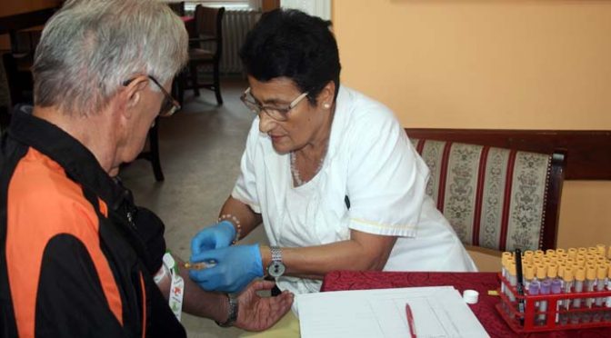 „Medlab“ obavljao besplatnu analizu krvi za penzionere