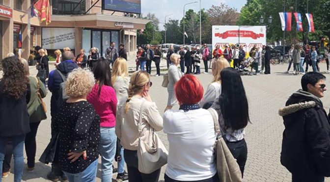 Prosvetni radnici Vrbasa odali poštu stradalima