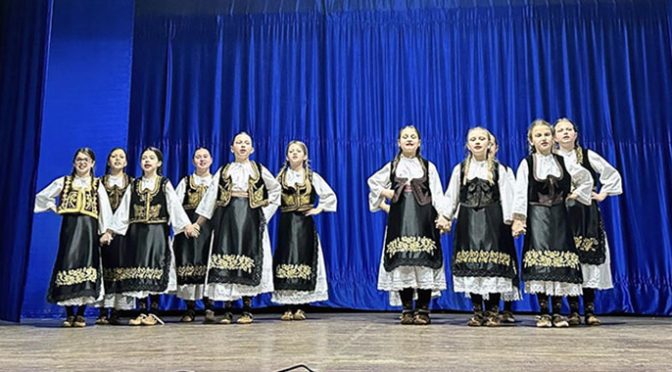 Opštinska smotra dečijeg folklora u Kucuri